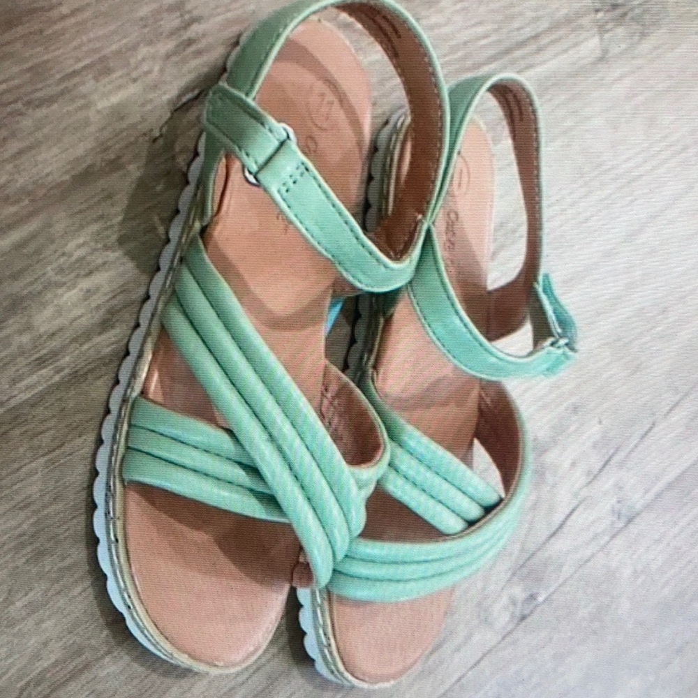 NEW Girls cat & jack chloe sandal